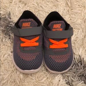 Nike free RN toddler gray shoes size 4